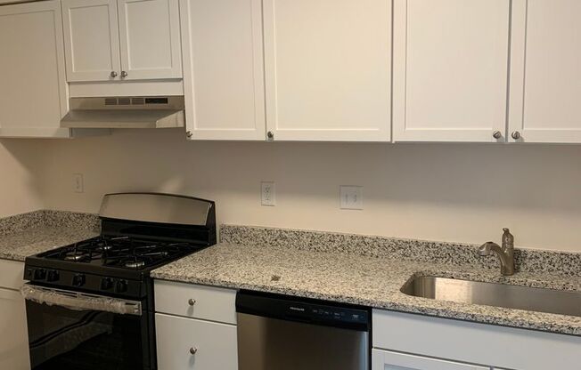 1 bed, 1 bath, 1,000 sqft, $1,049, Unit Apt A