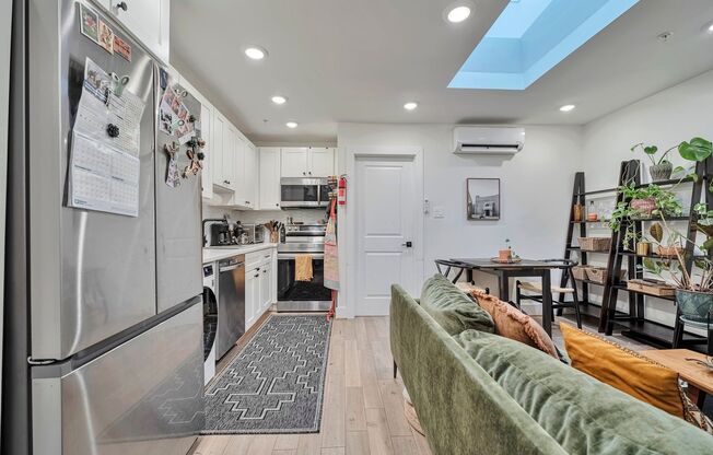 Beautiful 2BR 1BA Condo - Looking for You!