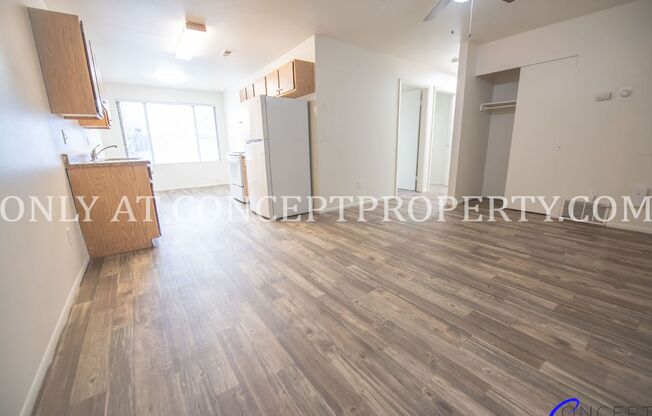 2 beds, 1 bath, 810 sqft, $1,249, Unit 43