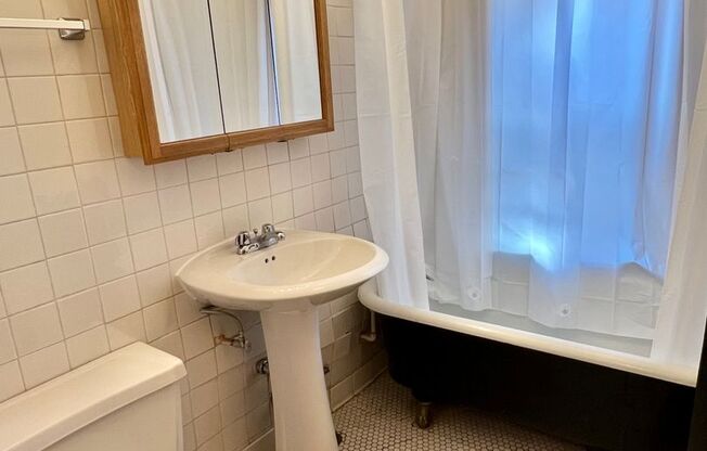 Studio, 1 bath, 500 sqft, $1,575, Unit 553-215
