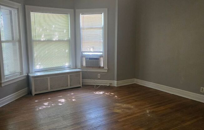 832-34 S Oakley Blvd.