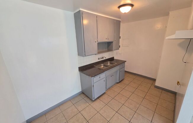 12521 York Ave