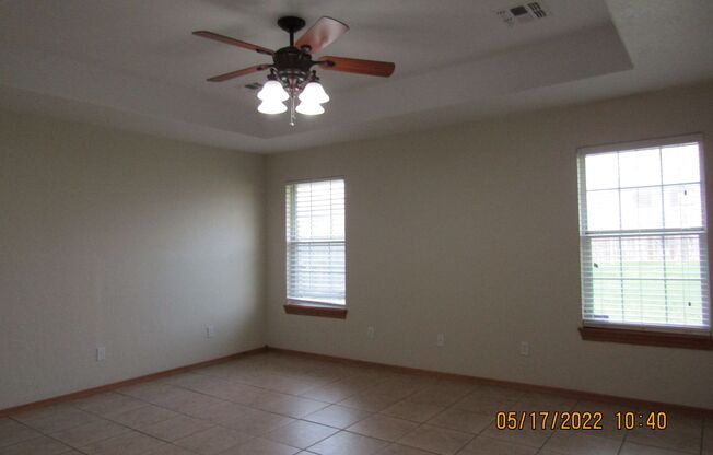 3 beds, 2 baths, $1,550