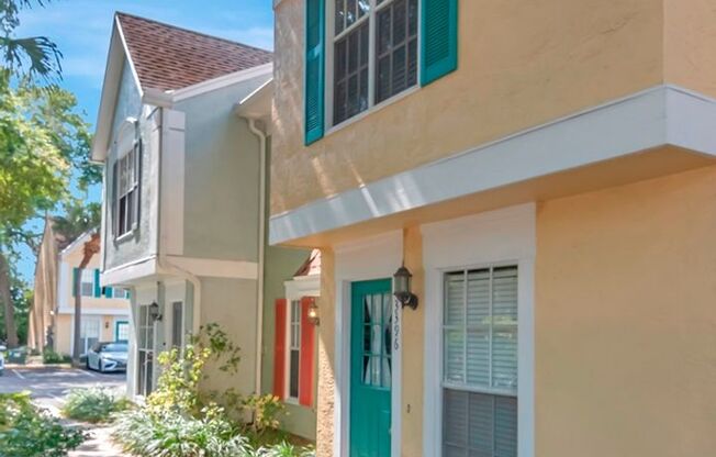 South Tampa 2 Bedroom w/ Office 2 Bathroom Townhome