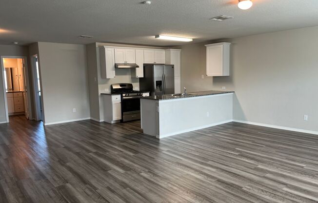 Cozy and conveniently located home ready for immediate move-in