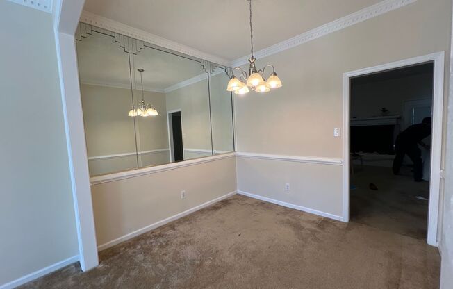 Spacious HOLLAND MEADOWS townhome