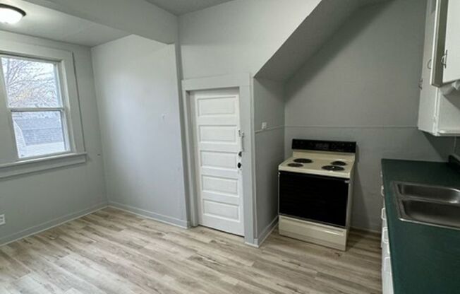 1 bed, 1 bath, $710, Unit 1