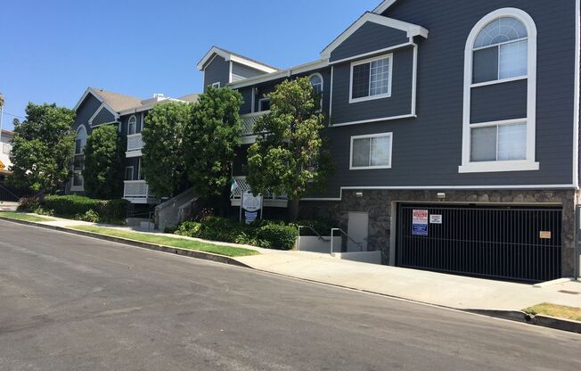 2 beds, 2 baths, $3,295, Unit 102