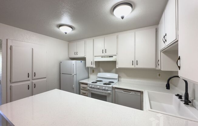 2 beds, 1 bath, 900 sqft, $1,350, Unit 155