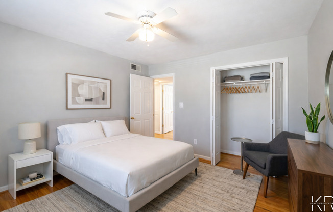 2 beds, 1 bath, 950 sqft, $1,295, Unit 10