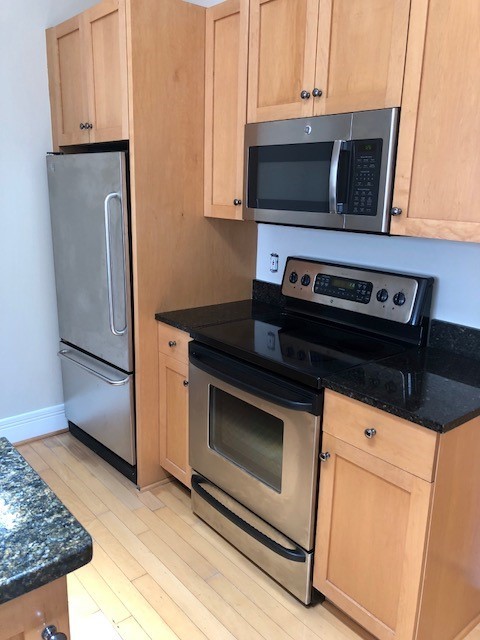 2 beds, 2 baths, 820 sqft, $4,275, Unit 410