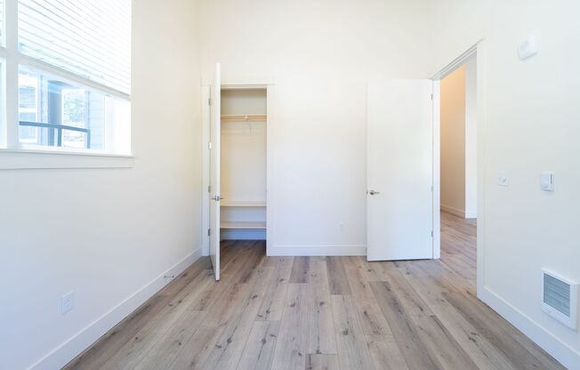 2 beds, 1 bath, 756 sqft, $1,825, Unit 1302