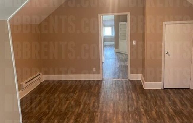 2 beds, 1 bath, $735