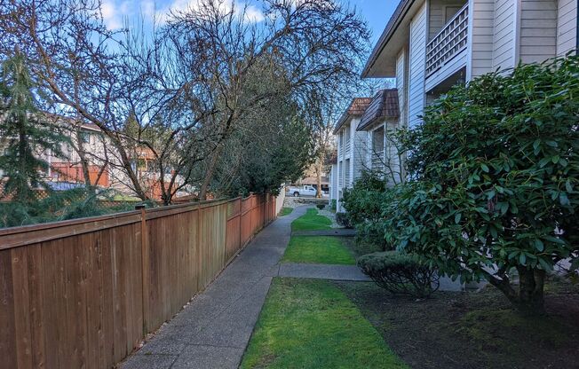 1 bed, 1 bath, 610 sqft, $1,725, Unit A109