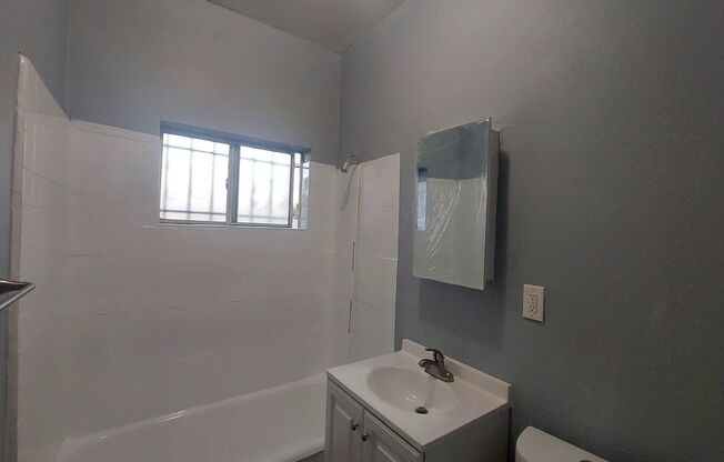 2 beds, 1 bath, $1,995, Unit 5359