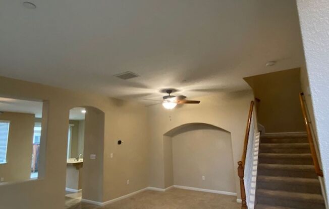 Condo with access to clubhouse and internet service included!