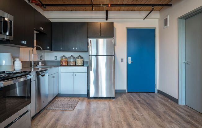 2 beds, 1 bath, 746 sqft, $1,599, Unit 201