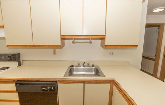 2 beds, 2 baths, 1,230 sqft, $1,850, Unit 10544-303