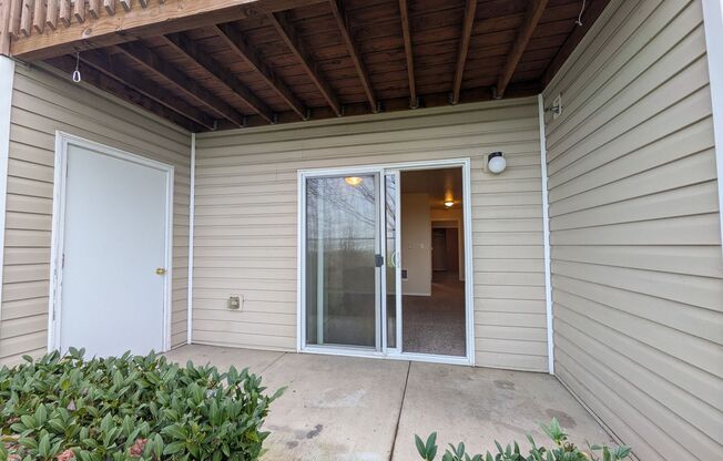 2 beds, 2 baths, 994 sqft, $1,475, Unit E101