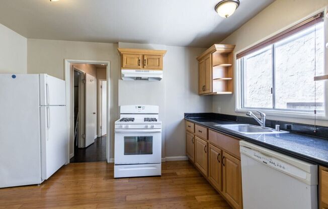 1 bed, 1 bath, $1,850, Unit 1214 Chestnut St. #A