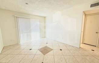 2 beds, 1 bath, 792 sqft, $1,095