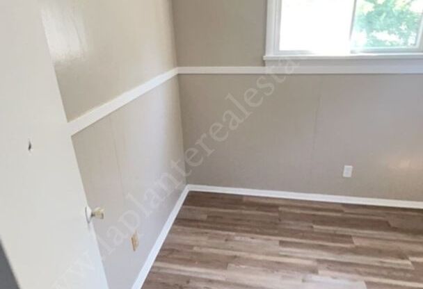 3 beds, 1 bath, $1,300