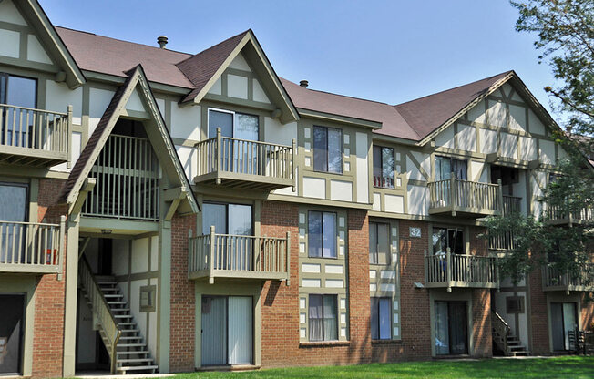 Green Views at The Village Apartments, Wixom, MI