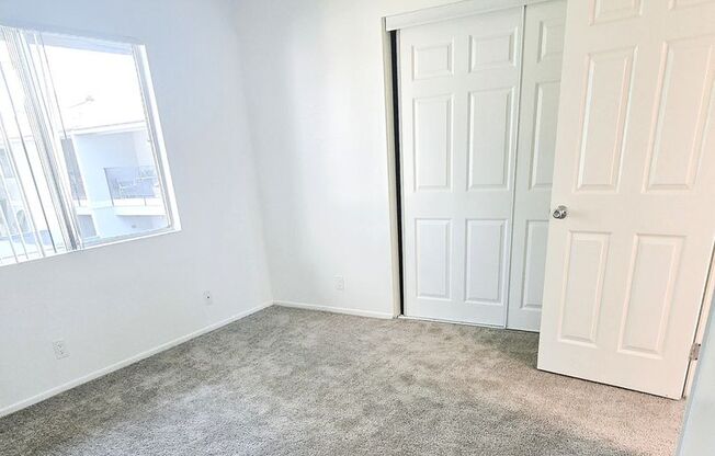 2 beds, 1 bath, 855 sqft, $1,805