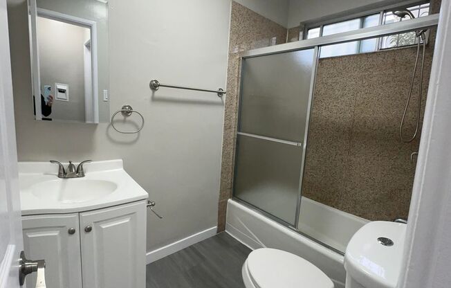 Studio, 1 bath, $1,575, Unit H