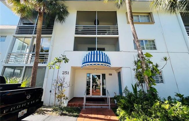 251 Galen Dr cu-101E, Key Biscayne, FL 33149