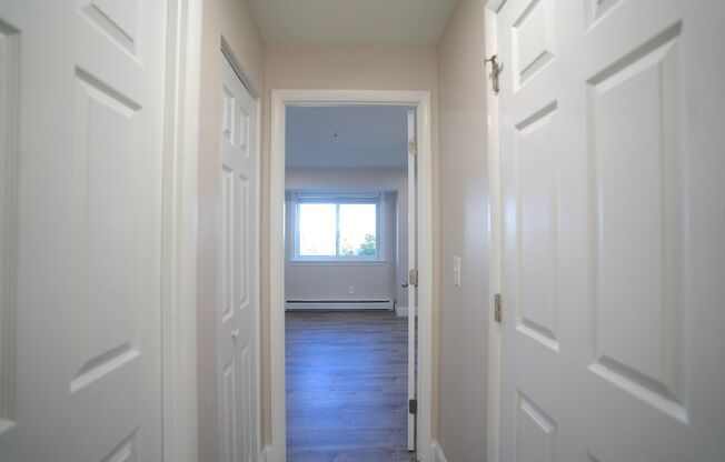 1 bed, 1 bath, 775 sqft, $2,400, Unit 76-6