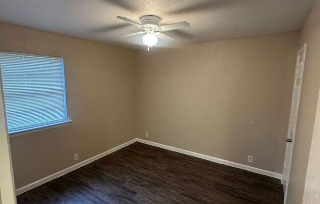 3 beds, 2 baths, 1,250 sqft, $1,850, Unit 263