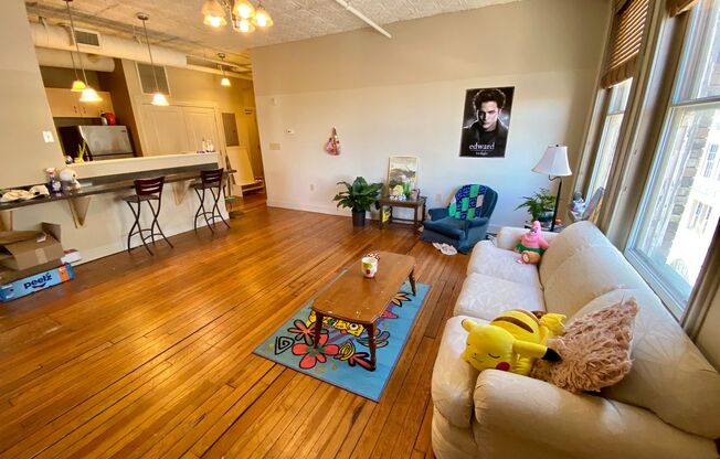 2 beds, 2 baths, 900 sqft, $1,850, Unit 402