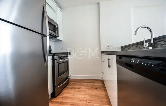 253 SKILLMAN AVE