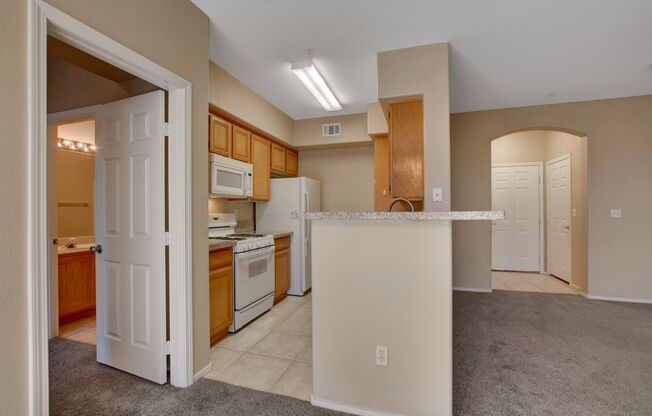 2 beds, 2 baths, $1,400, Unit BLDG #14