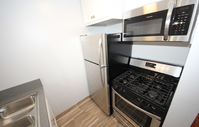 Studio, 1 bath, $1,895, Unit 113