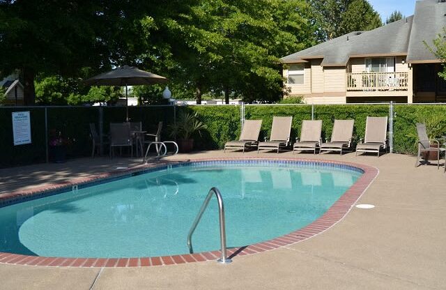 Pool at Mountain High Apartments, Gresham, Oregon