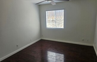 404 W 4th St