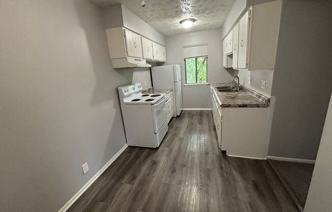 3 beds, 1 bath, 1,100 sqft, $1,197, Unit 2317-8C