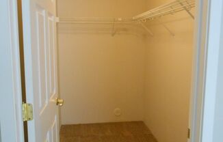2 beds, 1 bath, 966 sqft, $1,550, Unit 9335