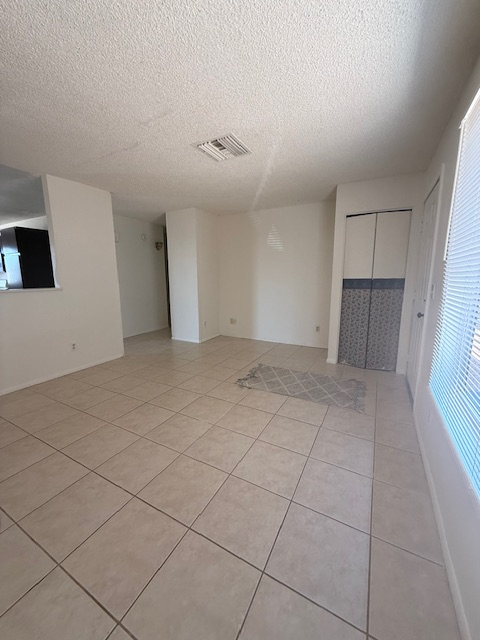 1131 W ROSS AVE