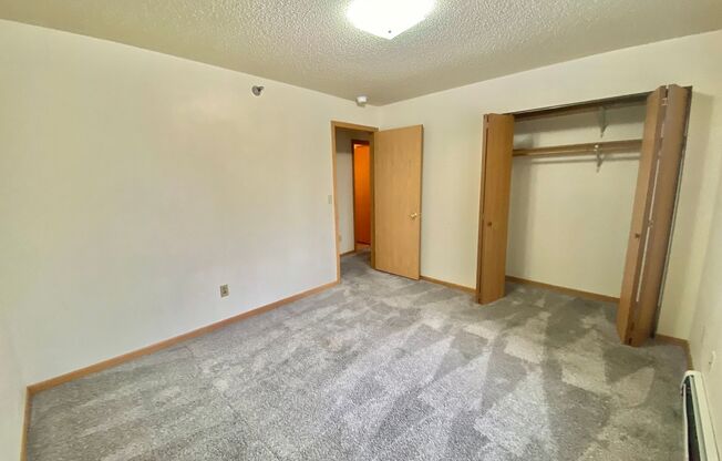 2 beds, 1 bath, 913 sqft, $850, Unit 205