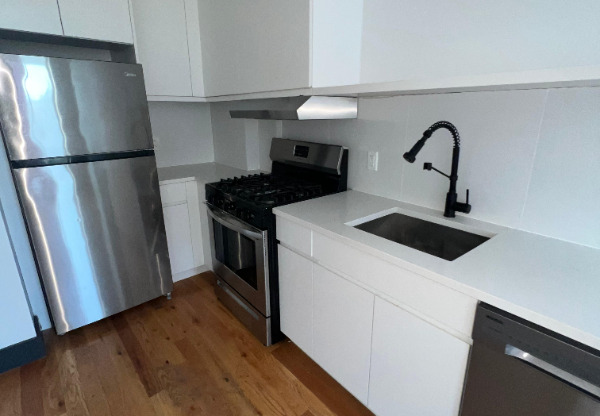 568 COMMUNIPAW AVE