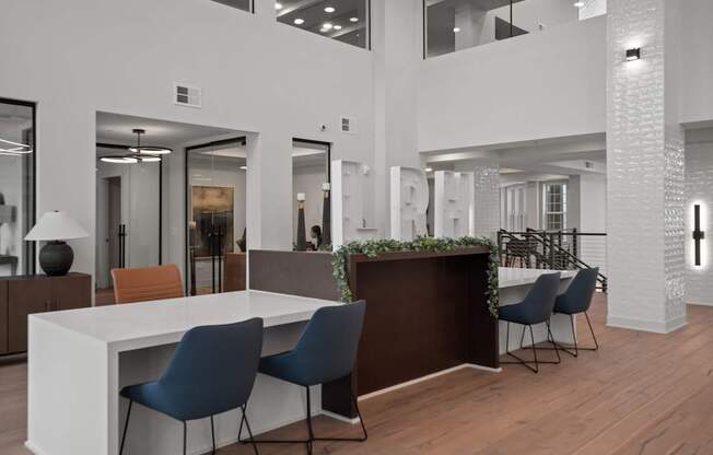 Leasing office & clubhouse