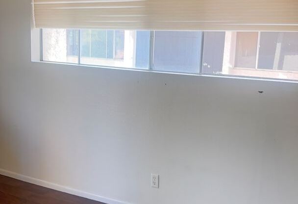 1 bed, 1 bath, 640 sqft, $875, Unit 230
