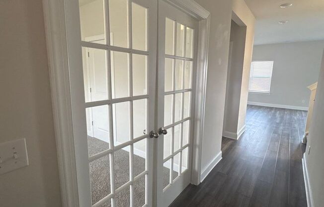 3 Bedroom, 2.5 Bath and 2 Car Garage in Lebanon! $500 OFF FIRST MONTH’S RENT!