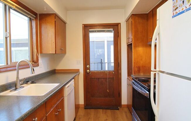 3200 3236 SW MARIGOLD ST