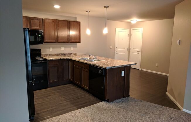 3 beds, 2 baths, 1,293 sqft, $1,375, Unit 2450-312