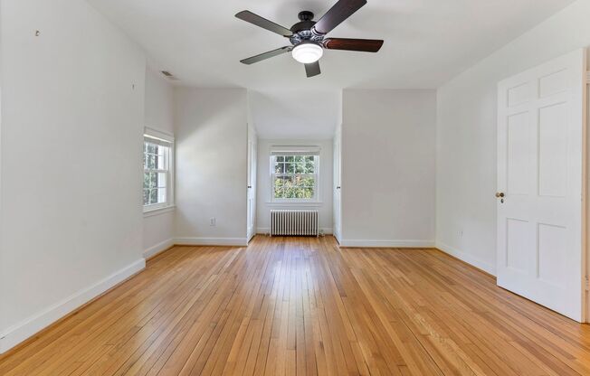3 beds, 2.5 baths, $5,228