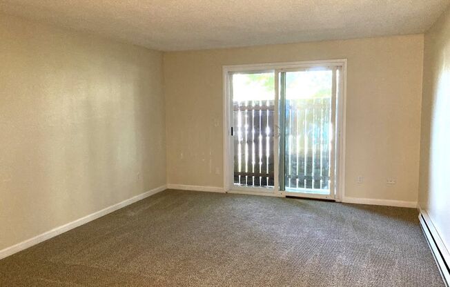 2 beds, 1 bath, 840 sqft, $1,450